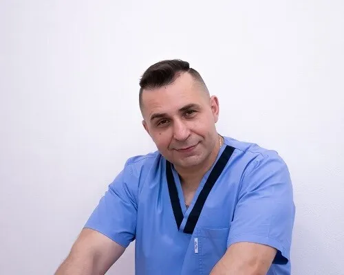 Доктор Гуторов Денис Николаевич